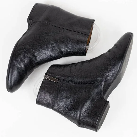 Aquatalia Ulyssa Leather Boots Pebble Black Ankle Boots Bootie Side Zip Size 7.5 - Picture 7 of 11